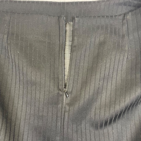 Black Skirt No brand inside lining zipper with small slip slid size 14 Pre-owned - Picture 3 of 12